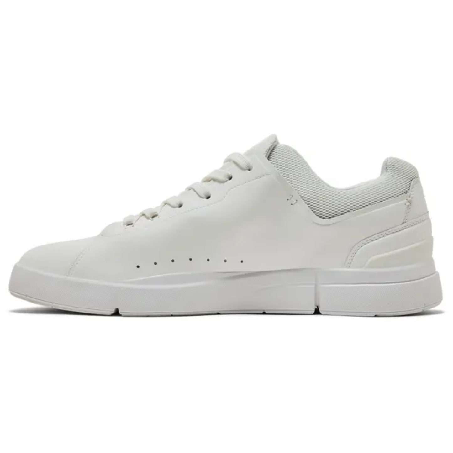 Mens ON White The Roger Advantage Sneakers, 3MD10640108
