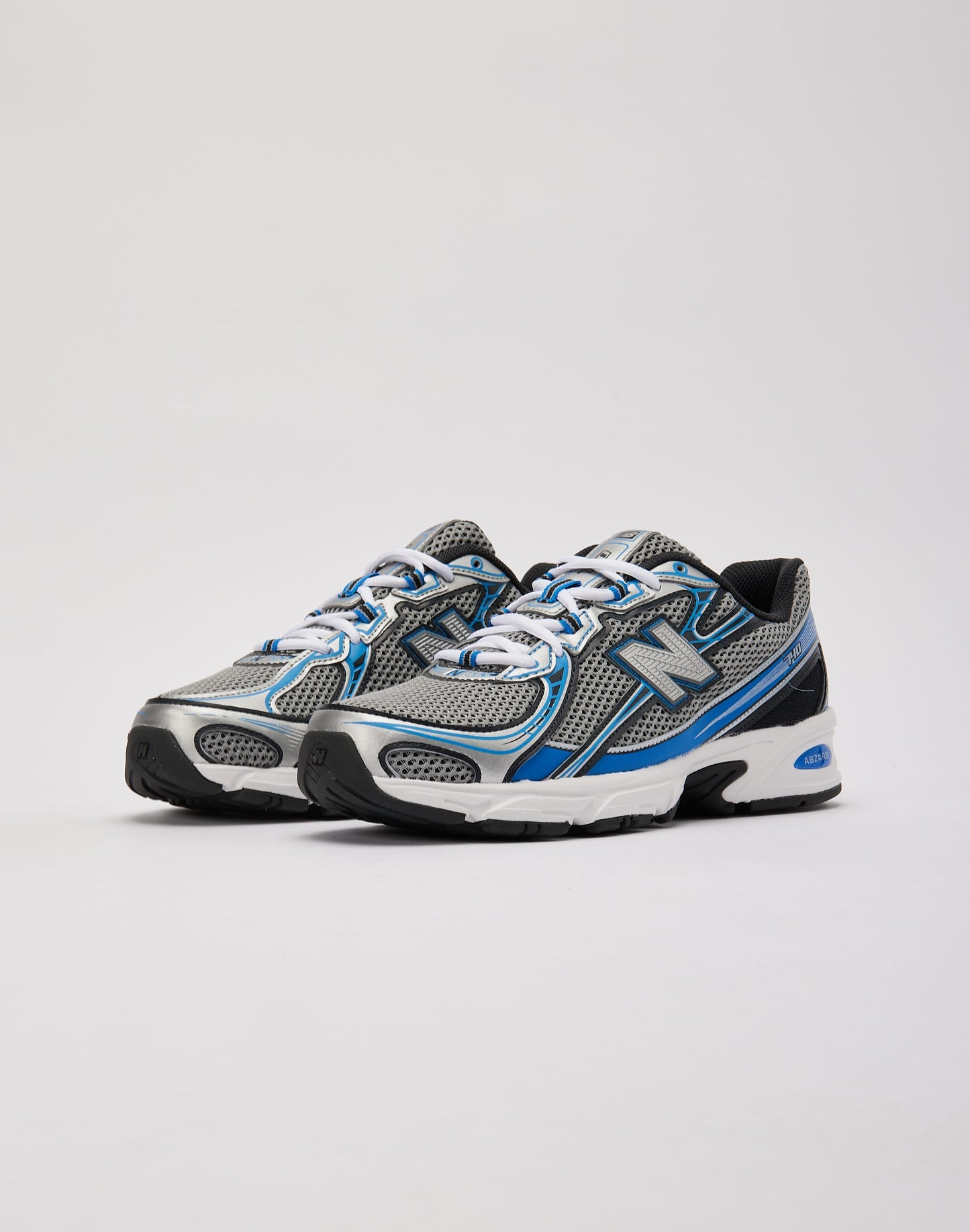 New Balance 740