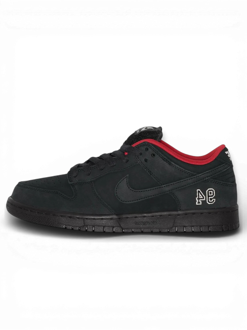 Supreme® Nike SB Dunk Low Black