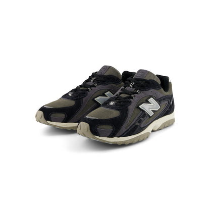New Balance 204L (Black/Magnet)